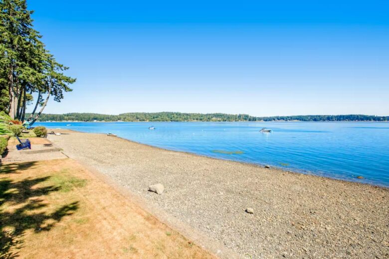 Sound of Sight Bayfront Stunner - Allyn, Washington