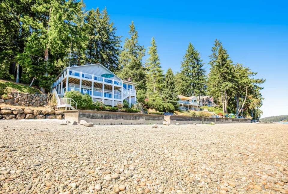 Sound of Sight Bayfront Stunner - Allyn, Washington