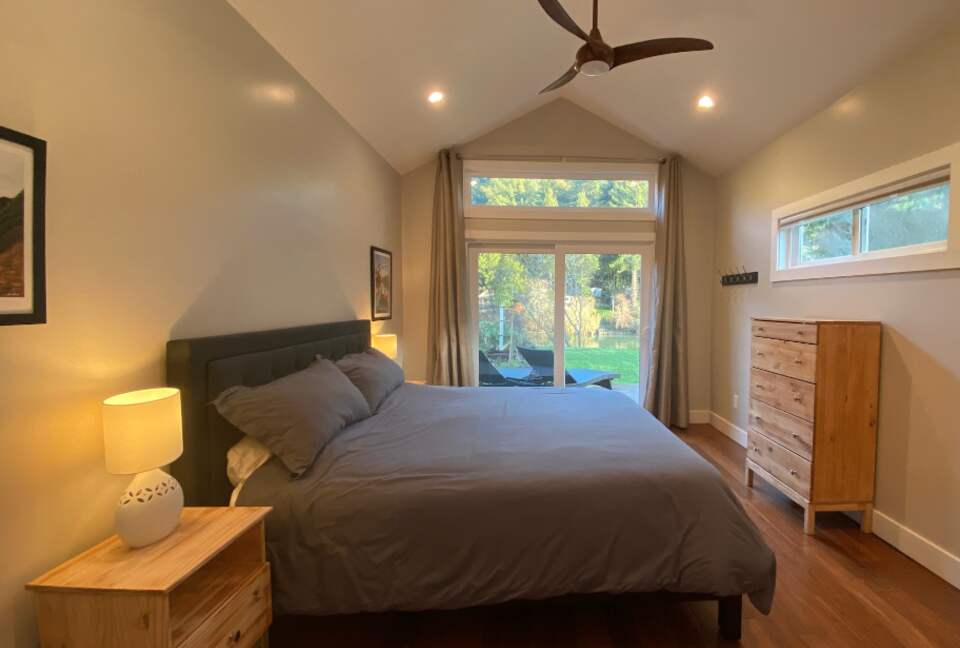 Riverfront Modern Oasis - Monte Rio, California