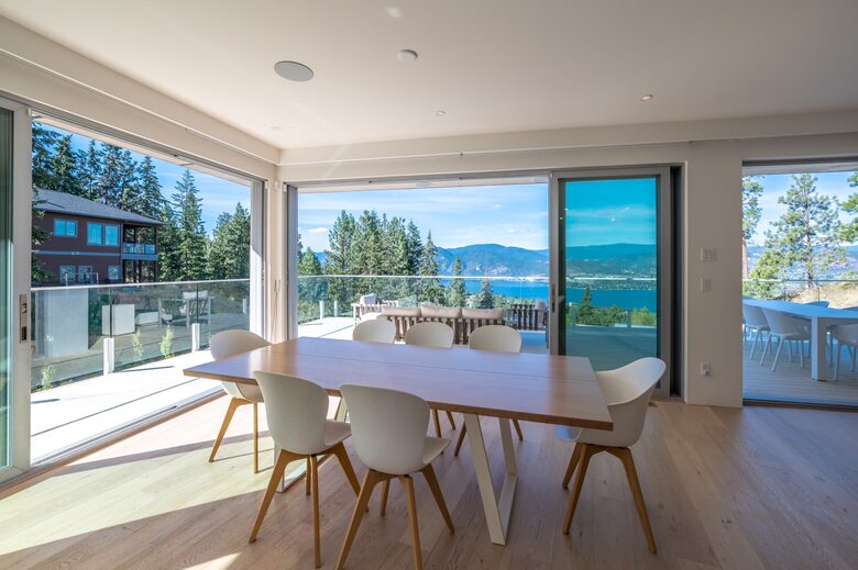 Modern Lakeview Villa with Private Pool - Naramata, Canada