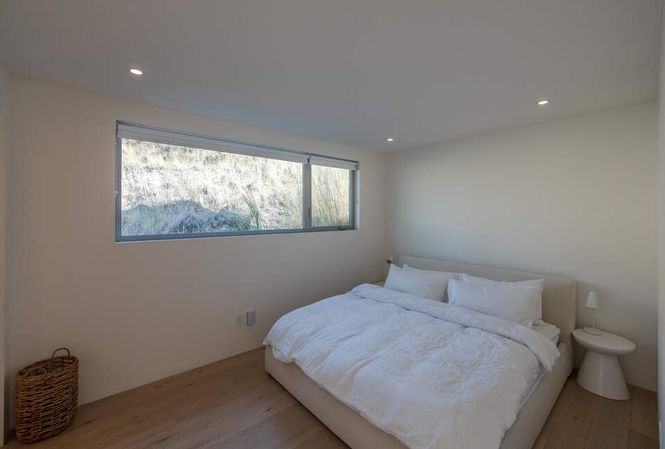 Modern Lakeview Villa with Private Pool - Naramata, Canada