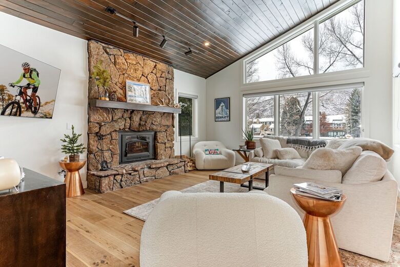 Modern 4BR Duplex | On Golf Course | Minutes to Beaver Creek + Vail - Avon, Colorado