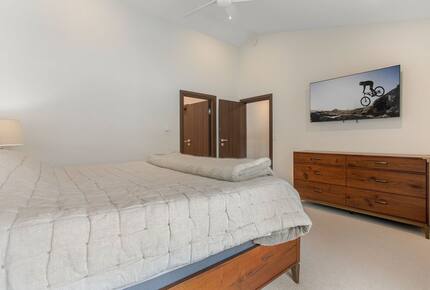 Modern 4BR Duplex | On Golf Course | Minutes to Beaver Creek + Vail - Avon, Colorado