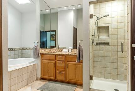 Modern 4BR Duplex | On Golf Course | Minutes to Beaver Creek + Vail - Avon, Colorado