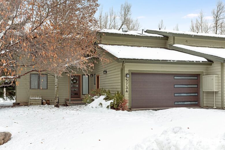 Modern 4BR Duplex | On Golf Course | Minutes to Beaver Creek + Vail - Avon, Colorado