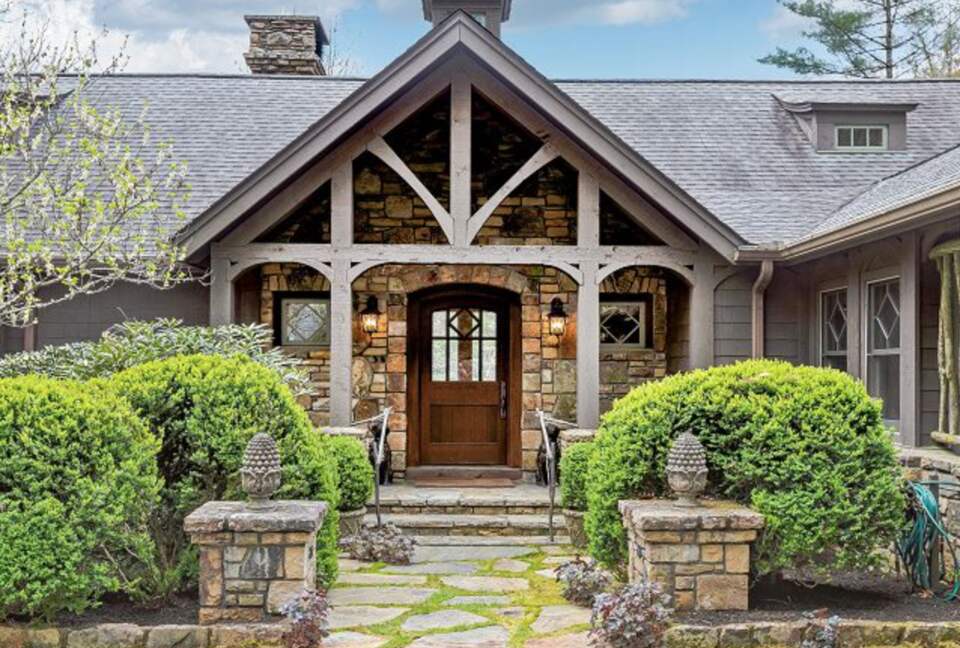 Lake Toxaway Waterfront Paradise - Lake Toxaway, North Carolina