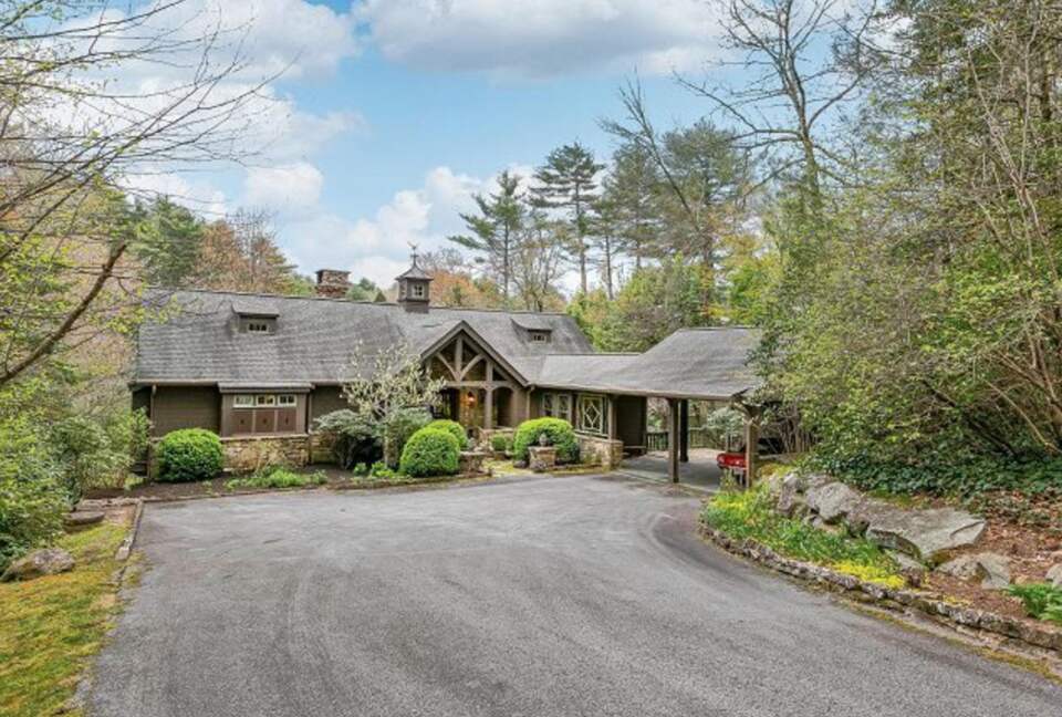 Lake Toxaway Waterfront Paradise - Lake Toxaway, North Carolina