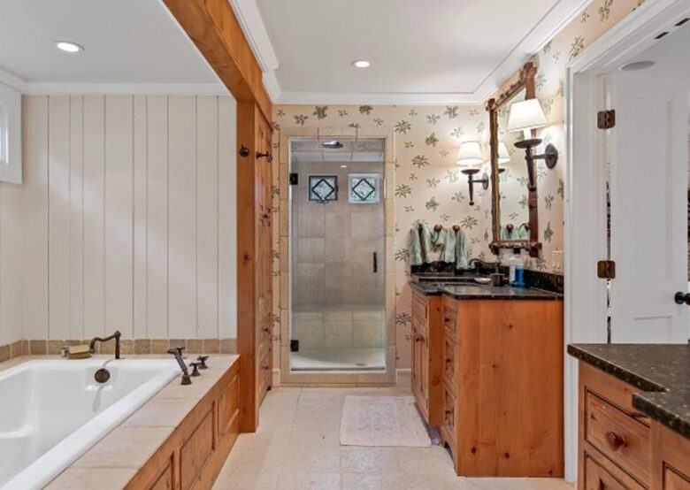 Lake Toxaway Waterfront Paradise - Lake Toxaway, North Carolina