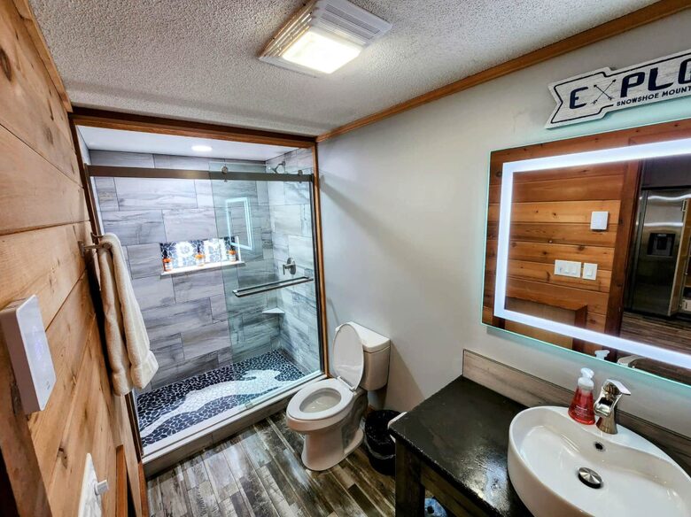 Powder Monkey Ski Out and Pet Friendly! - Snowshoe, West Virginia