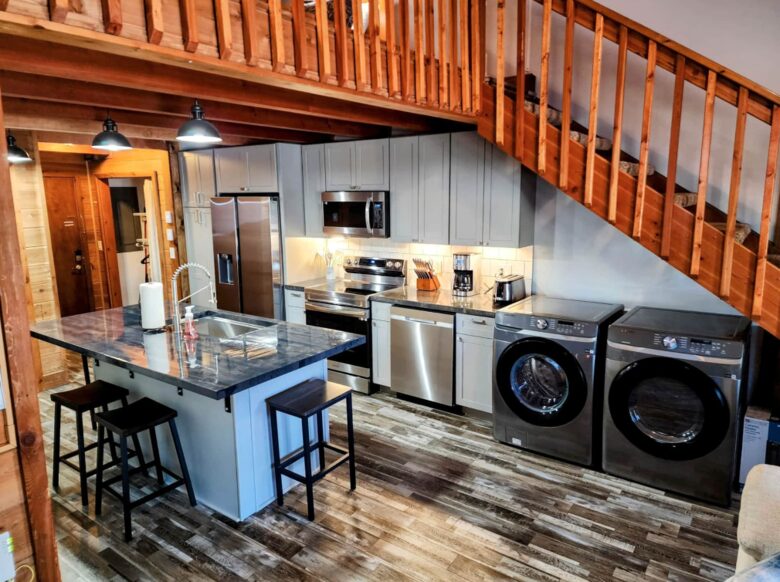 Powder Monkey Ski Out and Pet Friendly! - Snowshoe, West Virginia