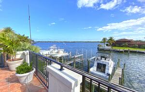 Penthouse *4* on the Water - Vero Beach, Florida