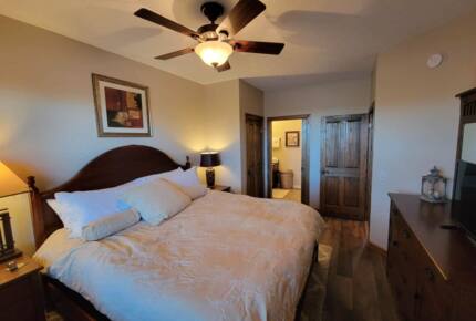 Black Bear Luxury Townhome with Private Hot Tub - Snowshoe, West Virginia