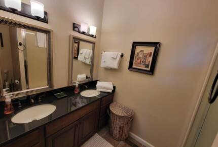 Black Bear Luxury Townhome with Private Hot Tub - Snowshoe, West Virginia