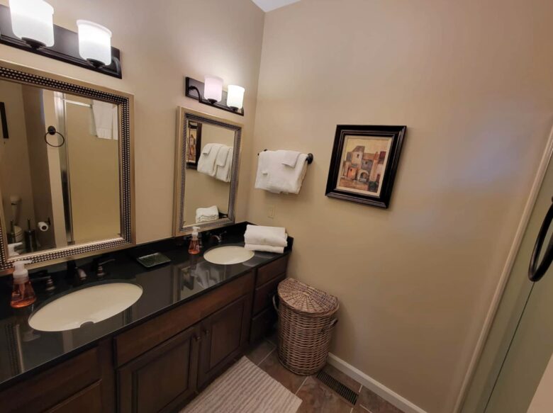 Black Bear Luxury Townhome with Private Hot Tub - Snowshoe, West Virginia