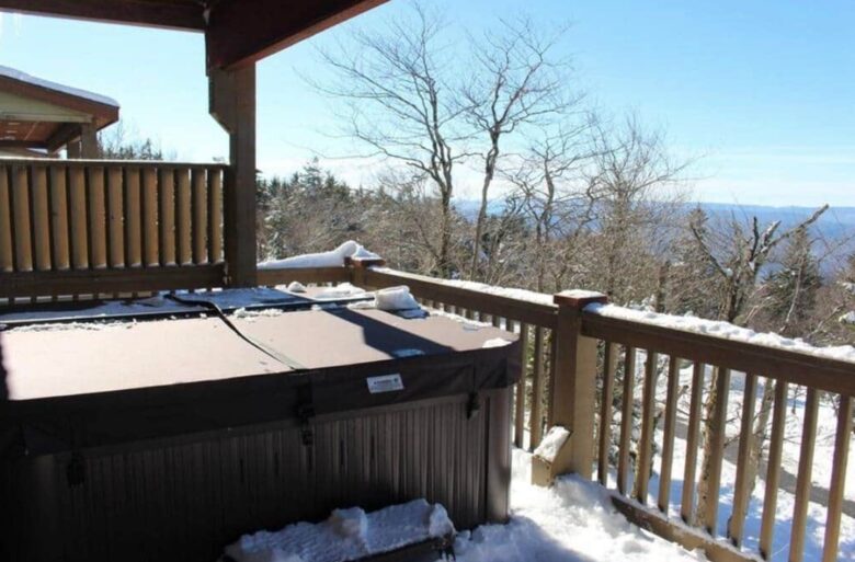 Black Bear Luxury Townhome with Private Hot Tub - Snowshoe, West Virginia