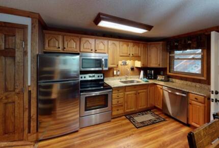 Treetop Walk To Ski and Village - Snowshoe, West Virginia