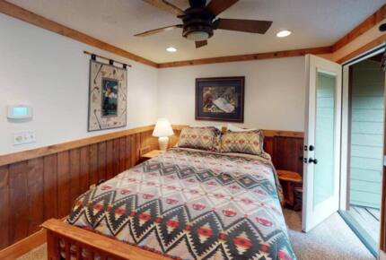 Treetop Walk To Ski and Village - Snowshoe, West Virginia