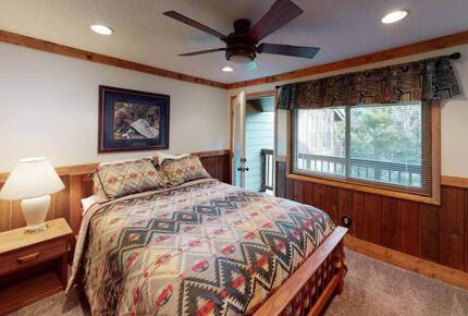 Treetop Walk To Ski and Village - Snowshoe, West Virginia