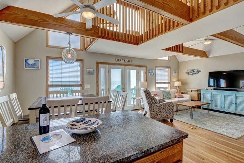 Quaint Oceanfront Island Escape - Surf City, North Carolina