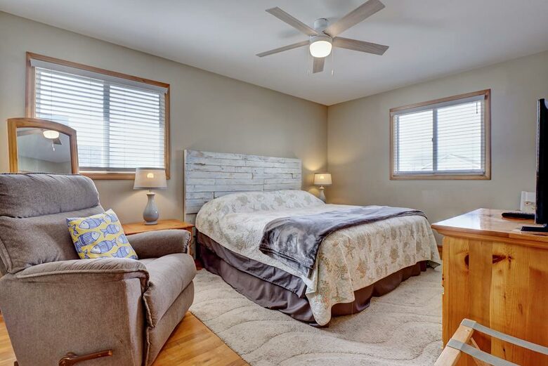 Quaint Oceanfront Island Escape - Surf City, North Carolina