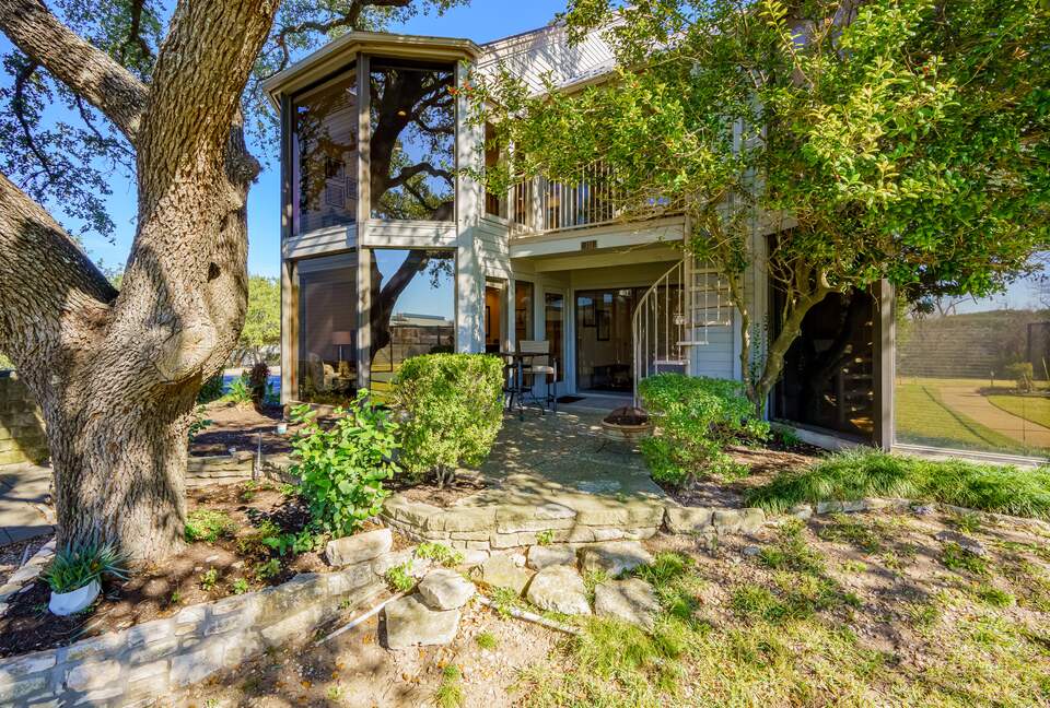 Peaceful Retreat near Lake Travis - Lakeway, Texas