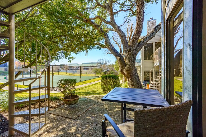 Peaceful Retreat near Lake Travis - Lakeway, Texas