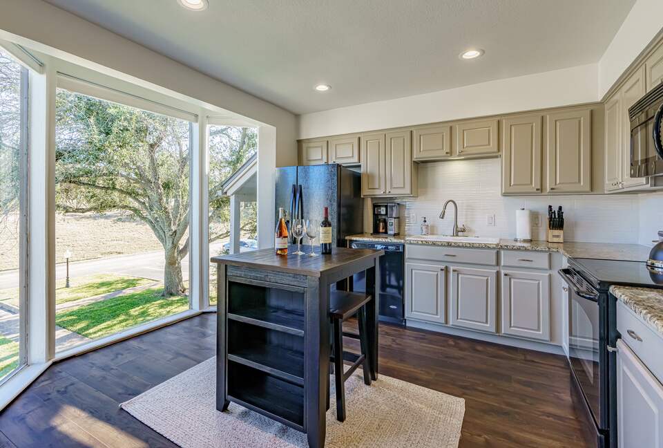 Peaceful Retreat near Lake Travis - Lakeway, Texas