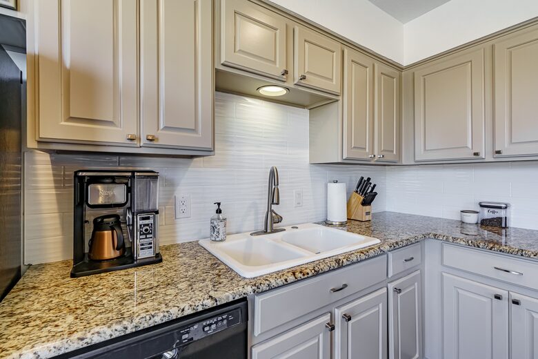 Peaceful Retreat near Lake Travis - Lakeway, Texas