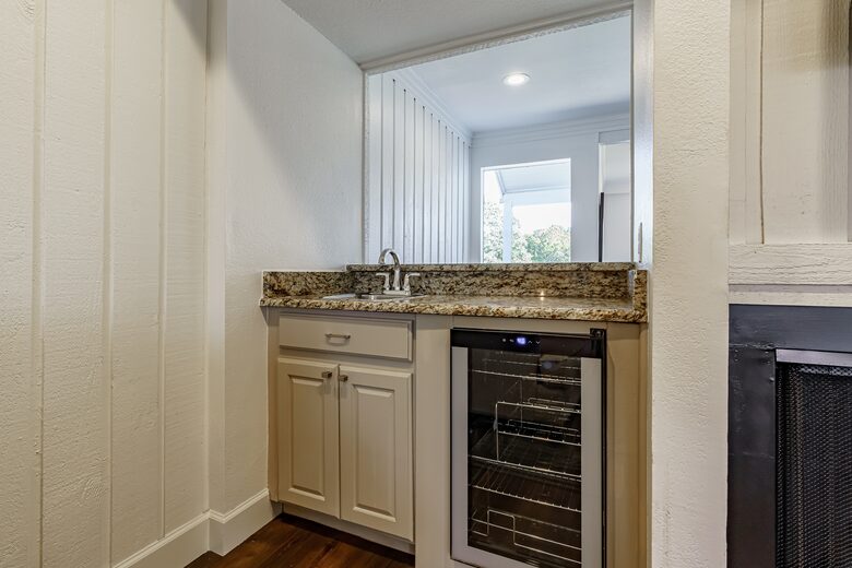 Peaceful Retreat near Lake Travis - Lakeway, Texas