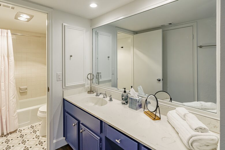 Peaceful Retreat near Lake Travis - Lakeway, Texas