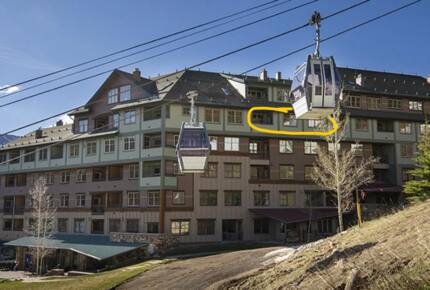 Condo in Zephyr Mountain Lodge, Slopeside