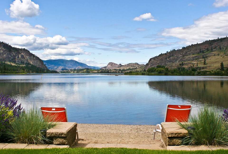 Wine Country Lakeside Retreat with private beach, rock climbing, wine tours, and more | Two Residences - Oliver, Canada