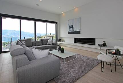 Lake View Residence with Hot Tub & Pool overlooking Okanagan Lake - West Kelowna, Canada