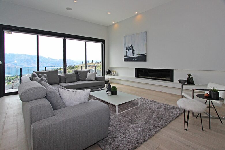 Lake View Residence with Hot Tub & Pool overlooking Okanagan Lake - West Kelowna, Canada