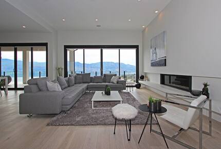 Lake View Residence with Hot Tub & Pool overlooking Okanagan Lake - West Kelowna, Canada