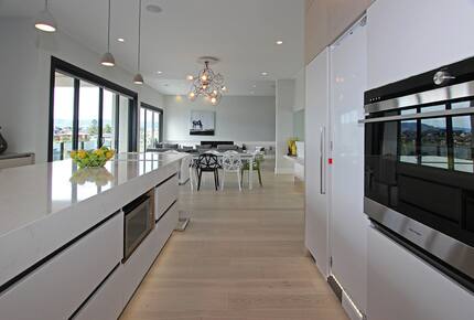 Lake View Residence with Hot Tub & Pool overlooking Okanagan Lake - West Kelowna, Canada