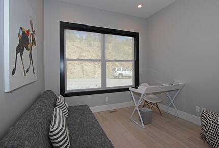 Lake View Residence with Hot Tub & Pool overlooking Okanagan Lake - West Kelowna, Canada