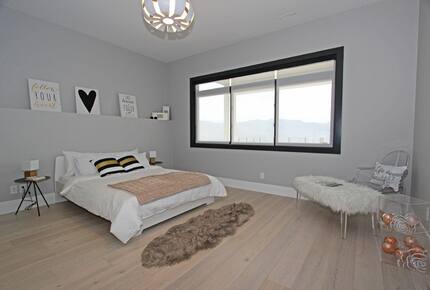 Lake View Residence with Hot Tub & Pool overlooking Okanagan Lake - West Kelowna, Canada