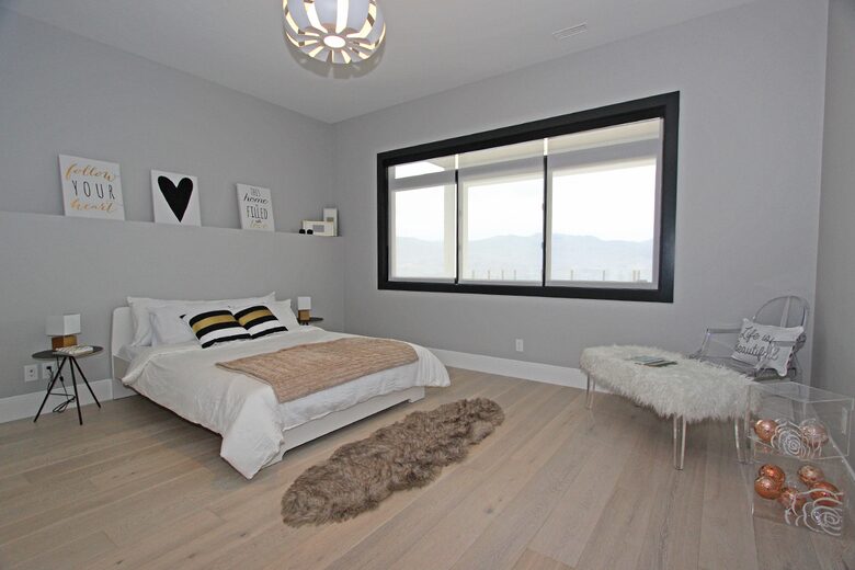 Lake View Residence with Hot Tub & Pool overlooking Okanagan Lake - West Kelowna, Canada