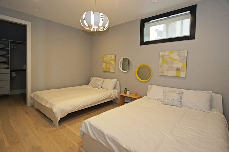 Lake View Residence with Hot Tub & Pool overlooking Okanagan Lake - West Kelowna, Canada