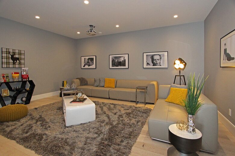 Lake View Residence with Hot Tub & Pool overlooking Okanagan Lake - West Kelowna, Canada