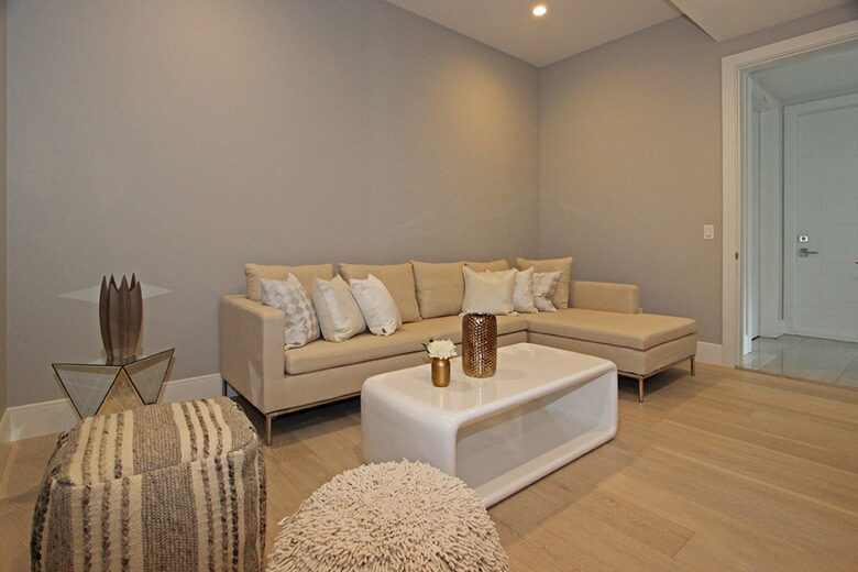 Lake View Residence with Hot Tub & Pool overlooking Okanagan Lake - West Kelowna, Canada