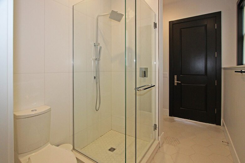 Lake View Residence with Hot Tub & Pool overlooking Okanagan Lake - West Kelowna, Canada