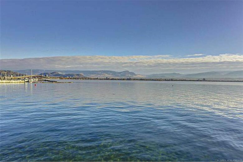 Lakefront West Kelowna Getaway | with private dock and beach - West Kelowna, Canada