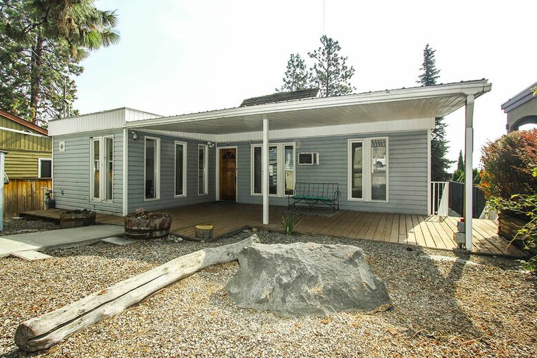 Lakefront West Kelowna Getaway | with private dock and beach - West Kelowna, Canada