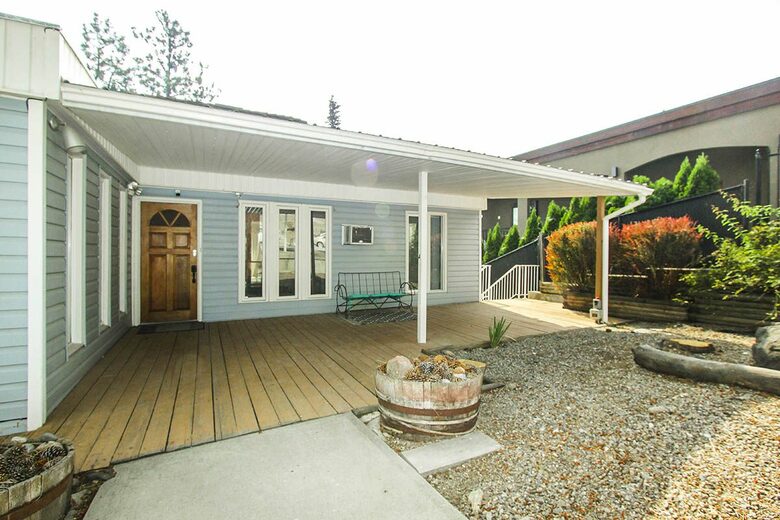 Lakefront West Kelowna Getaway | with private dock and beach - West Kelowna, Canada