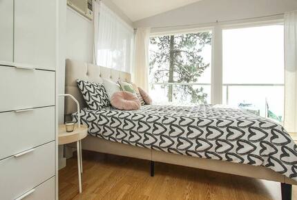 Lakefront West Kelowna Getaway | with private dock and beach - West Kelowna, Canada