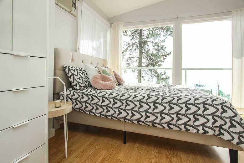 Lakefront West Kelowna Getaway | with private dock and beach - West Kelowna, Canada