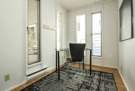 Lakefront West Kelowna Getaway | with private dock and beach - West Kelowna, Canada