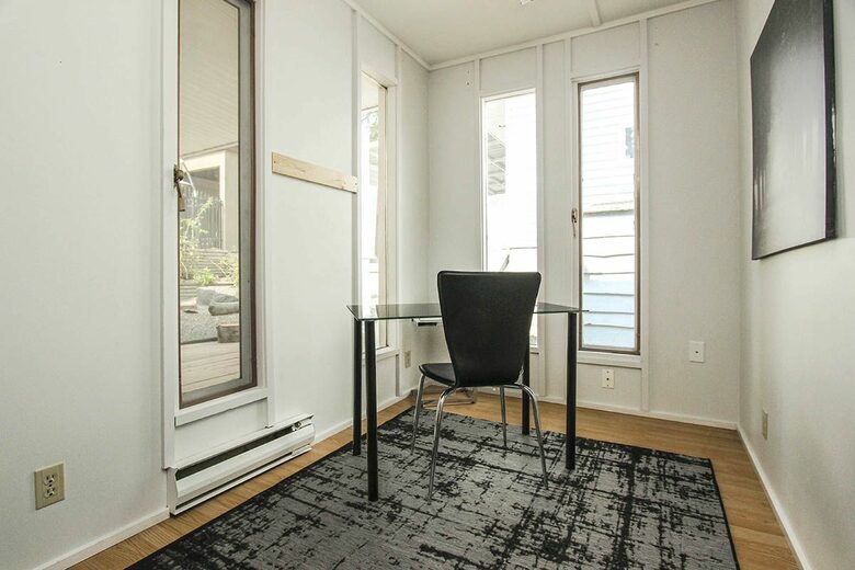 Lakefront West Kelowna Getaway | with private dock and beach - West Kelowna, Canada